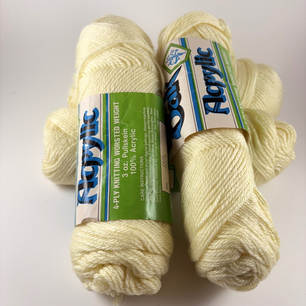 Vintage Green Oak Yellow Acrylic Yarn 4-Ply Worsted Weight 3oz Pullskein (4) - Picture 4 of 4